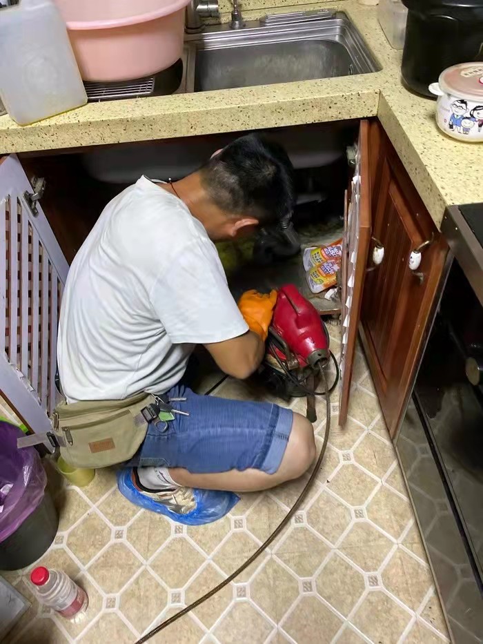 霍尔果斯通下水道